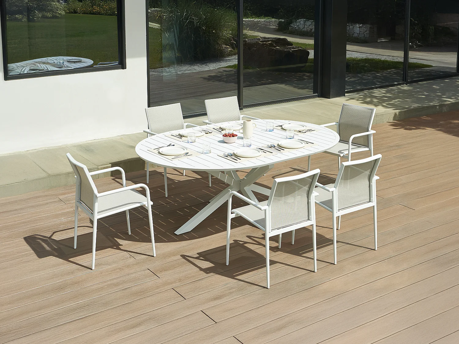 Tuineethoek van aluminium: een uitschuifbare tafel + 6 fauteuils – YOHA van MYLIA