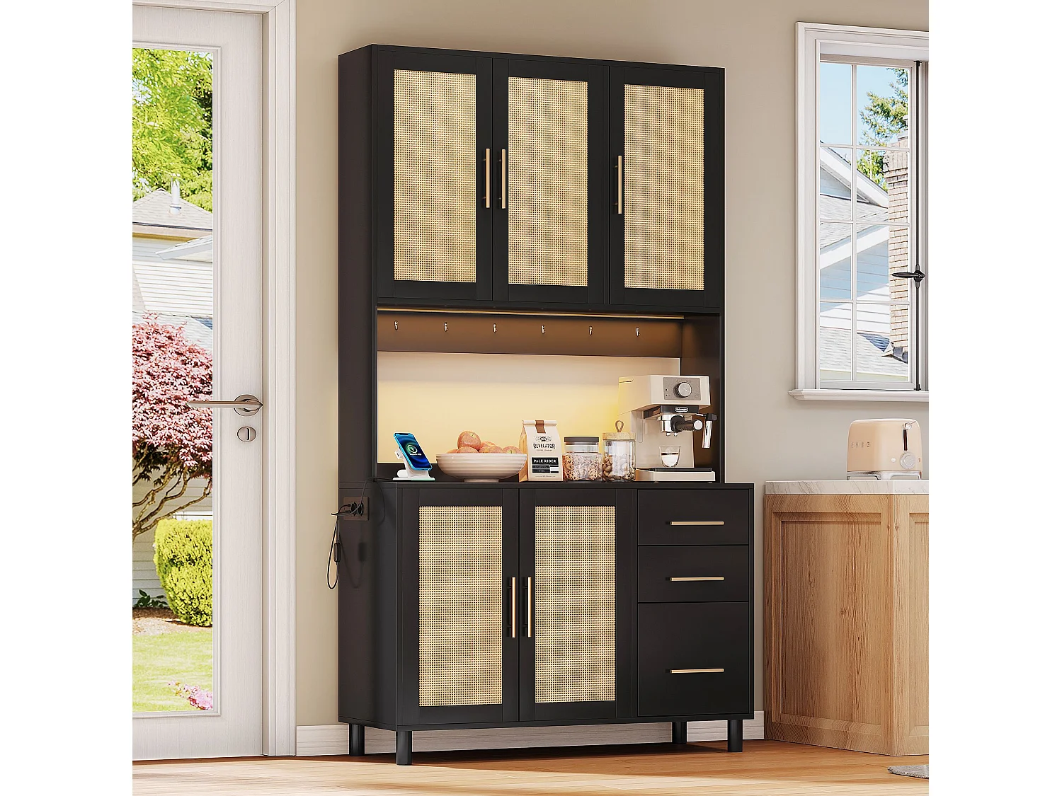 Zwarte hoge dressoir – Dressoir met 3 lades en 5 deuren – Verstelbare planken en USB-oplaadfunctie – voor eetkamer