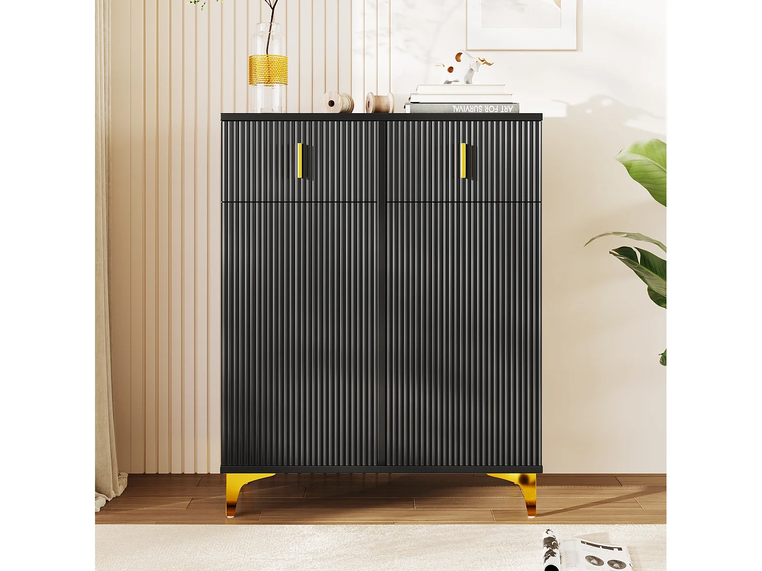 Zwarte schoenenkast met lades, getextureerde deuren, verstelbare planken en gouden handgrepen en poten – elegant design