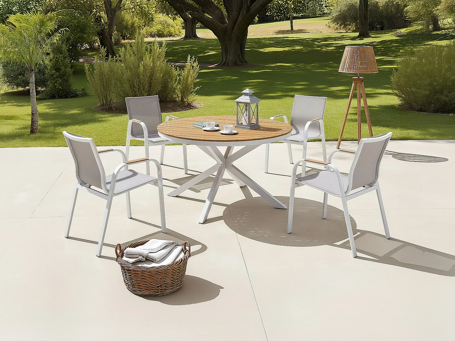 Aluminium tuineethoek: ronde tafel D.125 cm en 4 fauteuils – Wit en licht naturel – ZEYVA van MYLIA