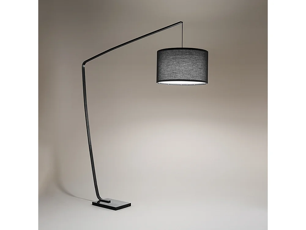 Zwarte metalen boogvormige vloerlamp, marmeren voet, modern design met lampenkap, hoogte 215 cm, E27 fitting, max. 40W – Perenz